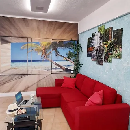 Semesterbostad Fantastic In The First Line Of The Sea, Wifi Free Playa de las Americas (Tenerife)